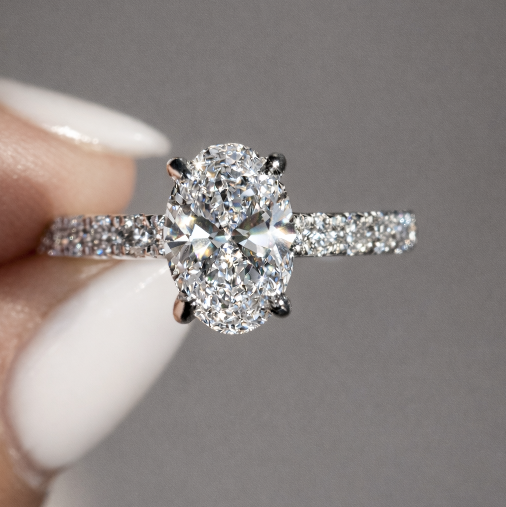 White Gold 2.00 Carats Oval Cut Diamond Engagement Ring